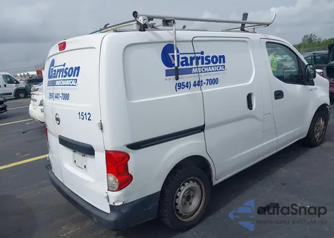 2015 Nissan Nv200 S z USA, uszkodzony, nr VIN 3N6CM0KN8FK697409